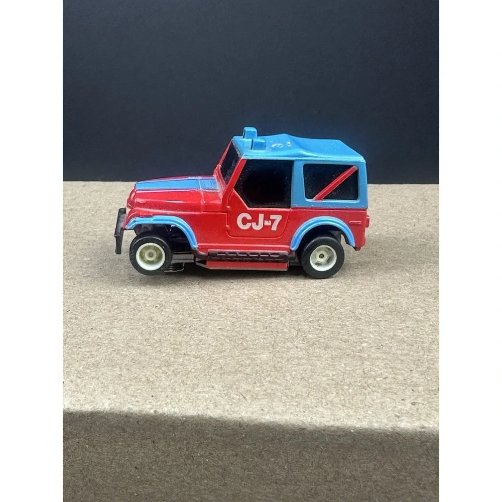 Tyco Jeep CJ7 Curvehuggers Ho Slot Car Lighted  Vintage Red Blue Untested